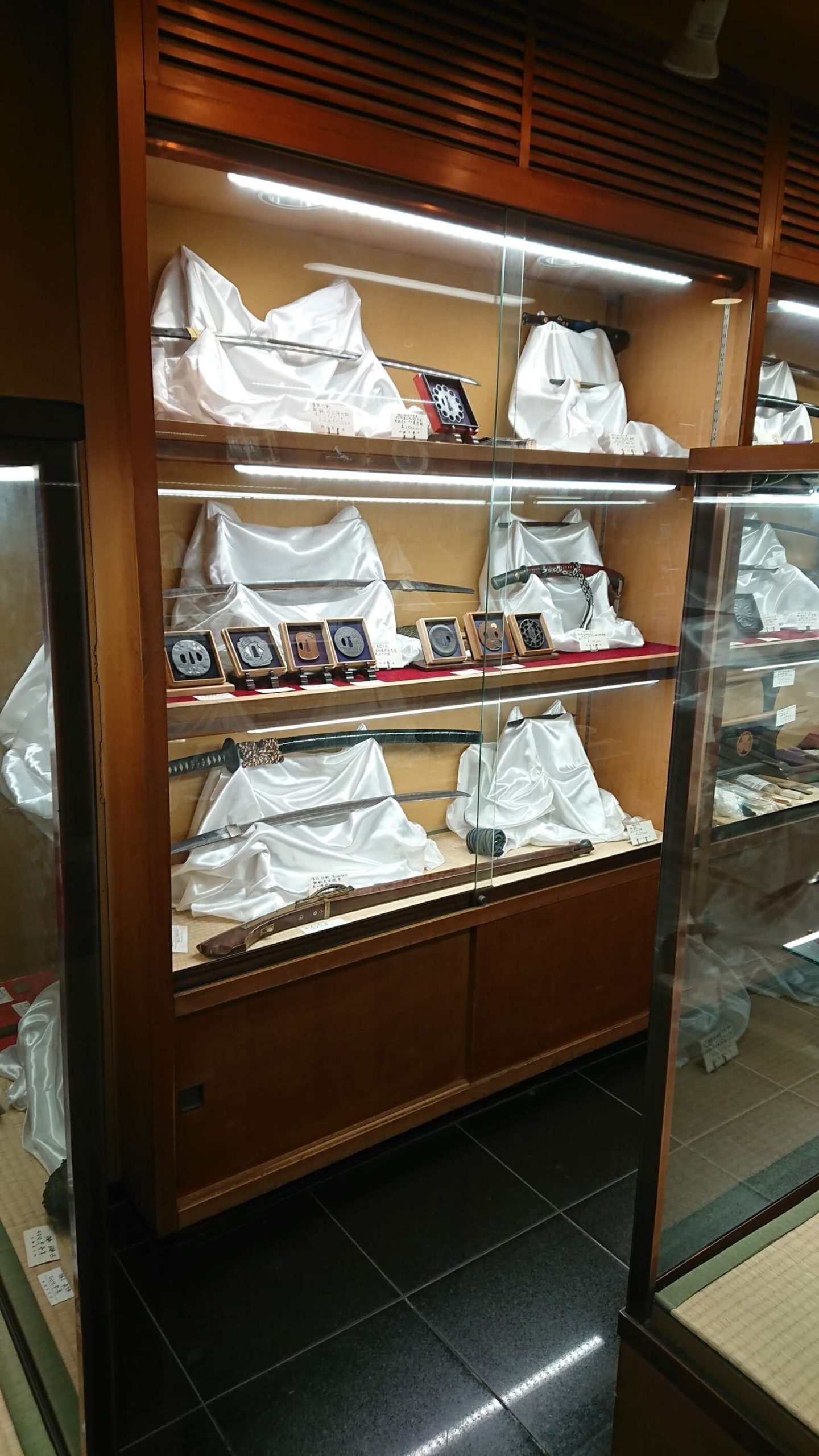 （株）杉江美術店