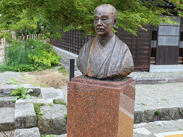 柳田國男の像