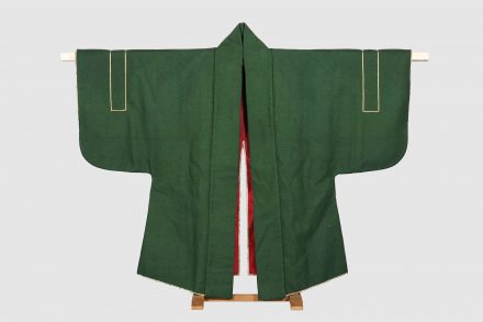 萌黄羅紗地丸に二つ引両紋付火事装束