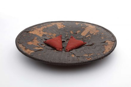 黒塗下り藤紋陣笠