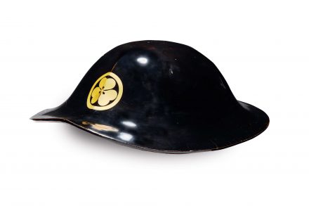 黒漆塗丸に片喰紋陣笠