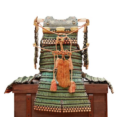 練革黒漆塗萌黄糸威大鎧