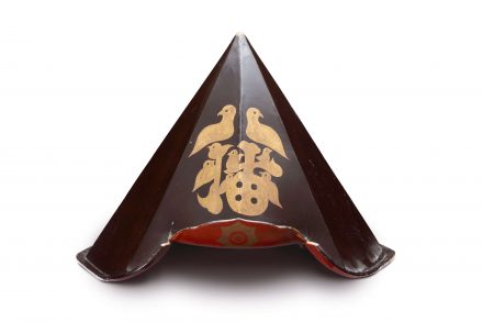 八幡金蒔絵八角突盔形陣笠