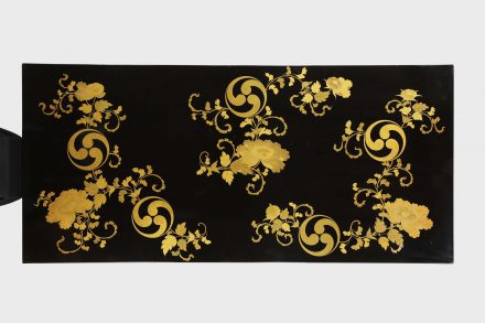 蒔絵台子