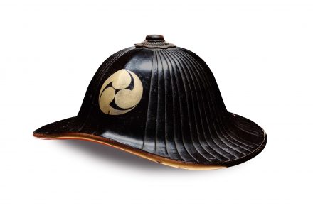 黒漆塗三つ巴紋陣笠