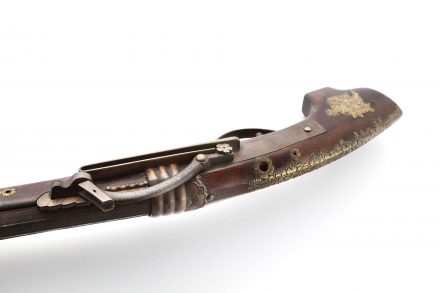 火縄式銃砲 無銘（銃把桜花文散真鍮象嵌火縄銃）