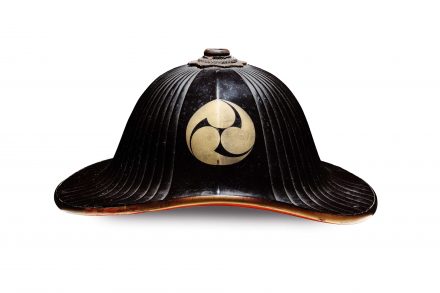 黒漆塗三つ巴紋陣笠