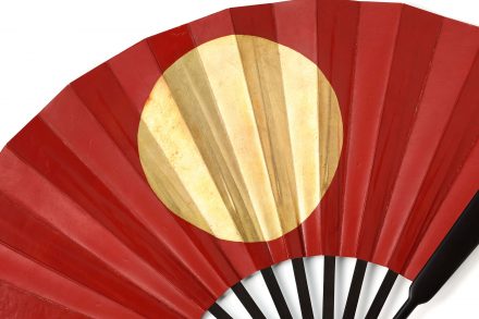 金地銀ト朱地金ノ日像軍扇