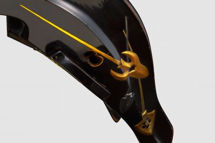 黒漆塗鏃文金銀蒔絵海有鞍
